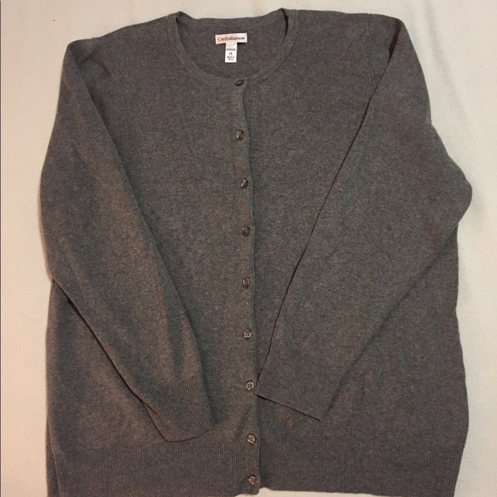 Women’s sweater